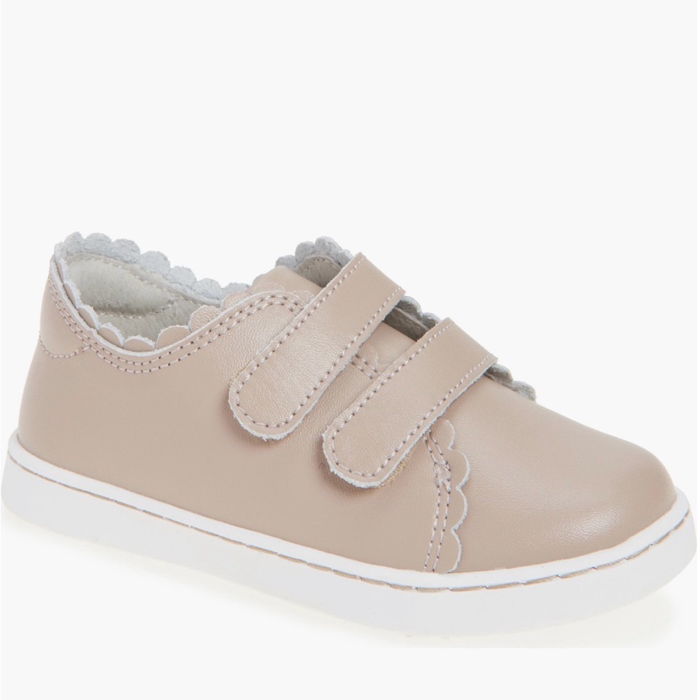 L’Amour Caroline Scalloped Sneaker in Almond